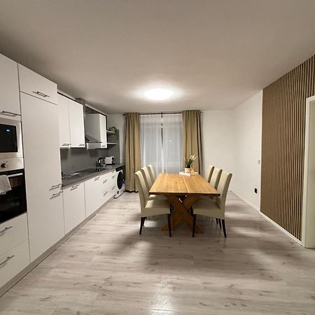 140Qm - 4 Zimmer- Parkplatz - Autobahn - Blauer See - Mallibase Apartments Garbsen Exteriör bild
