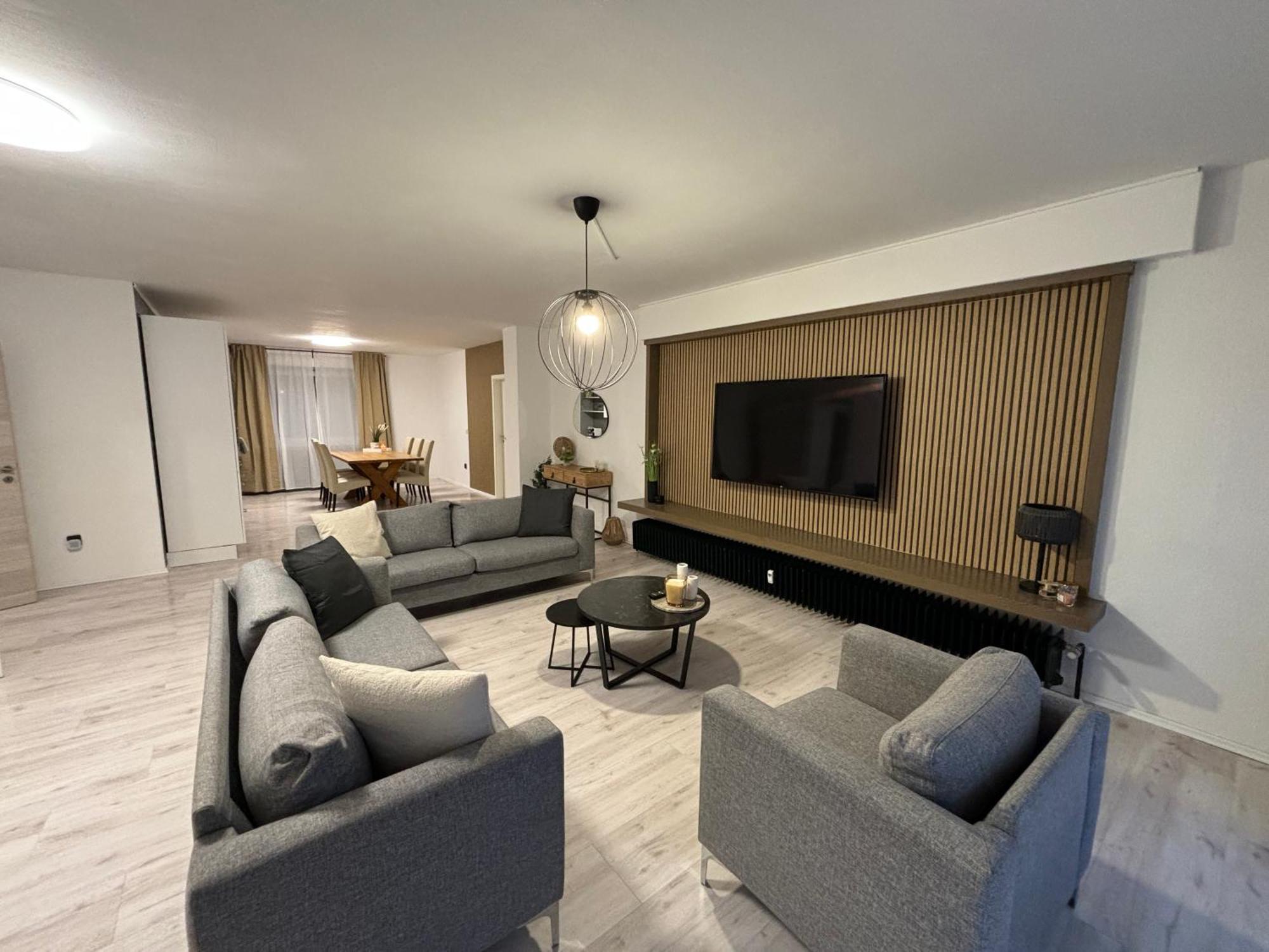 140Qm - 4 Zimmer- Parkplatz - Autobahn - Blauer See - Mallibase Apartments Garbsen Exteriör bild