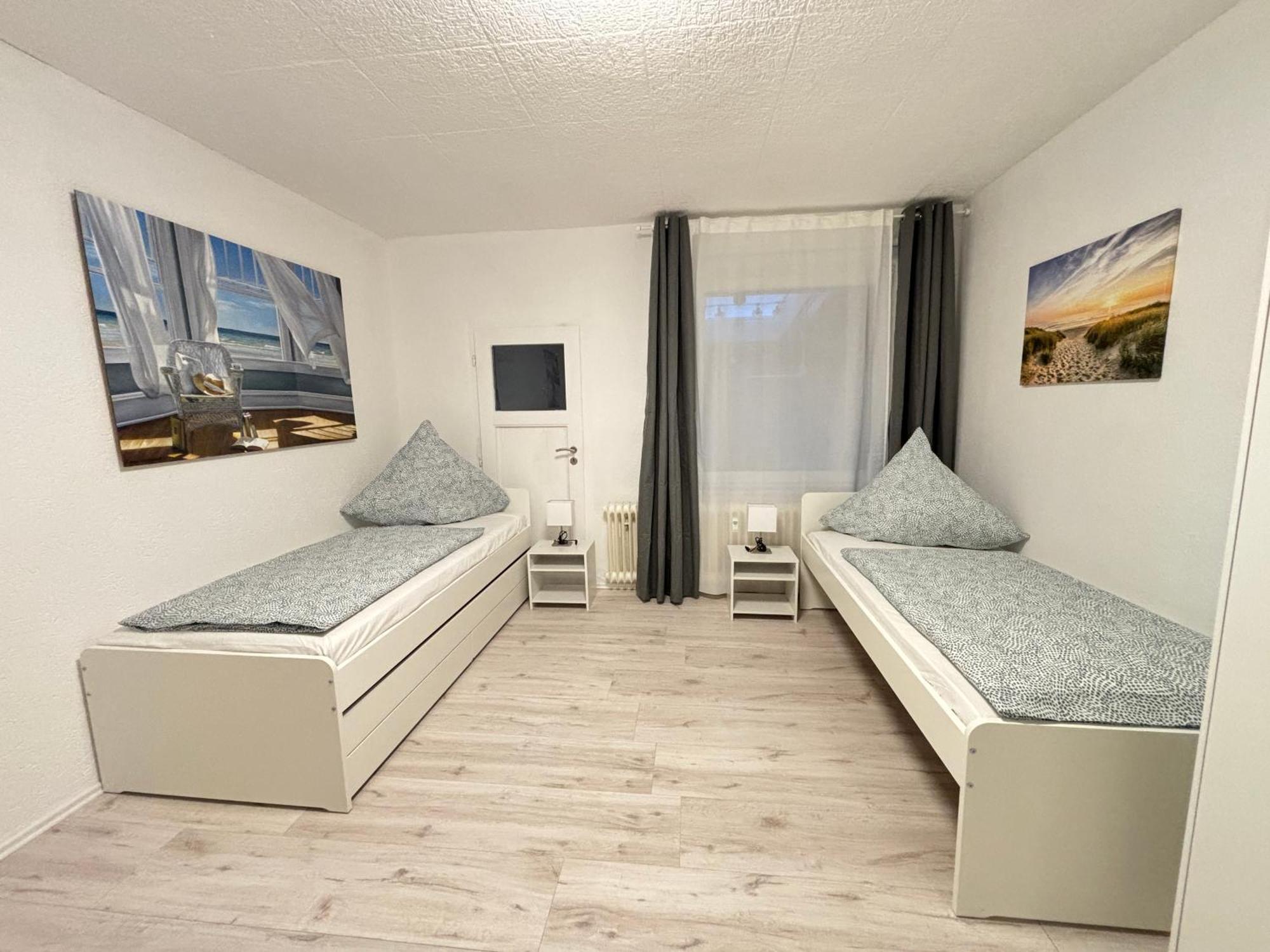 140Qm - 4 Zimmer- Parkplatz - Autobahn - Blauer See - Mallibase Apartments Garbsen Exteriör bild