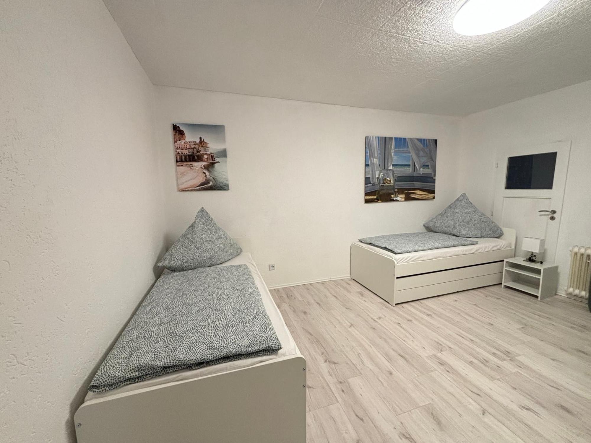 140Qm - 4 Zimmer- Parkplatz - Autobahn - Blauer See - Mallibase Apartments Garbsen Exteriör bild