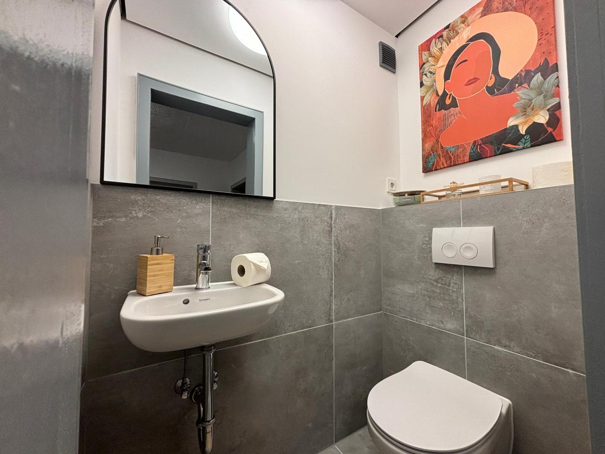 140Qm - 4 Zimmer- Parkplatz - Autobahn - Blauer See - Mallibase Apartments Garbsen Exteriör bild